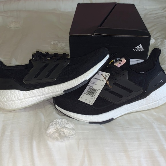 COPY - Adidas Women’s Ultraboost 21! US 8.5 NWT! - Picture 2 of 5